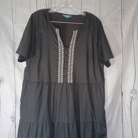 Draper James RSVP Geo Embroidered Short Sleeve Dress - Picture 3 of 15